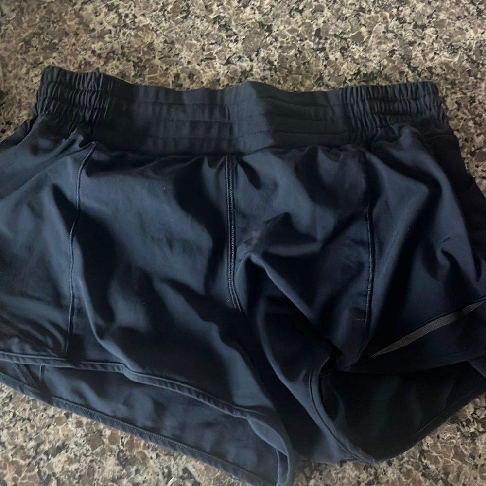 lululemon hotty hot high rise 2.5 inseam